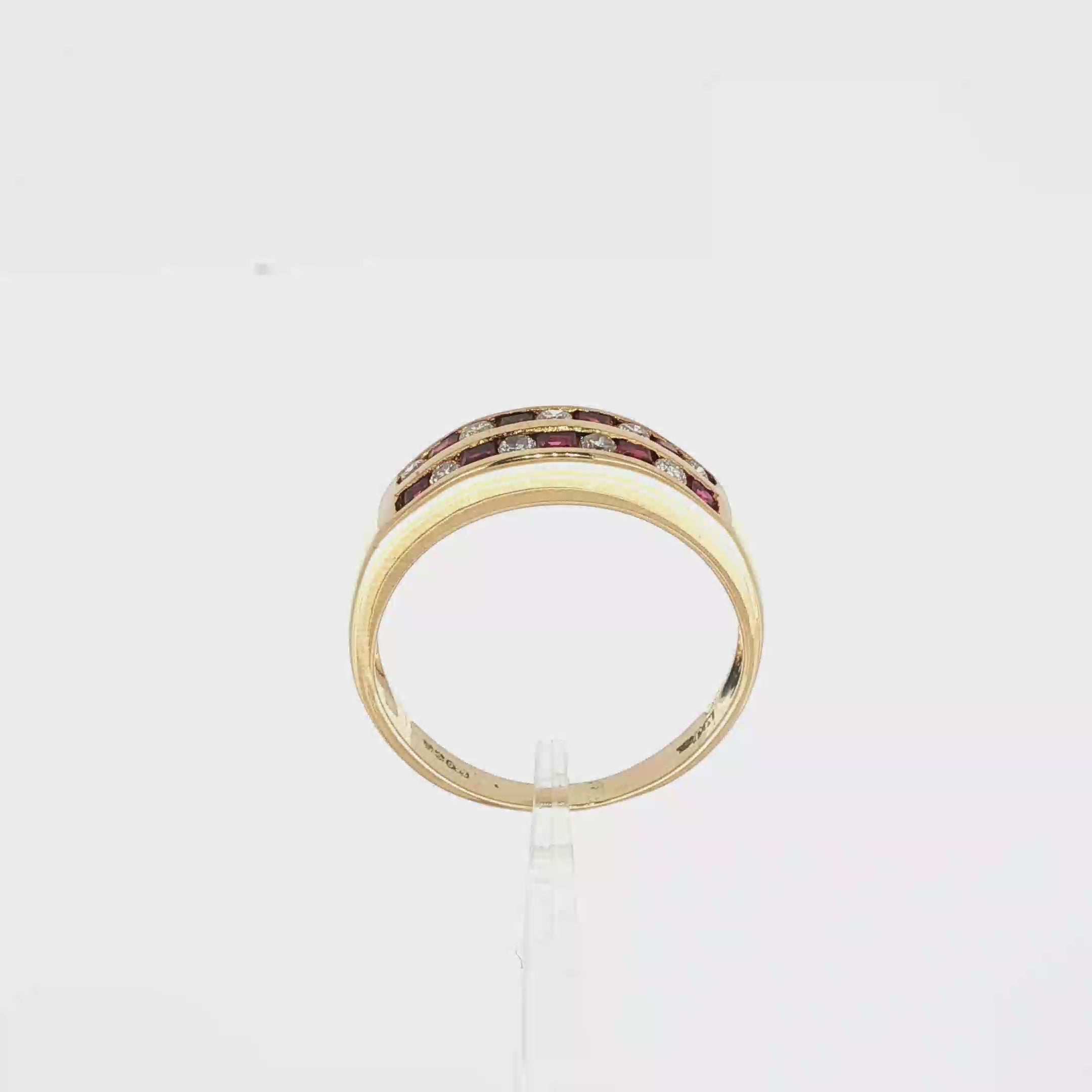 ANILLO CON RUBIES Y DIAMANTES