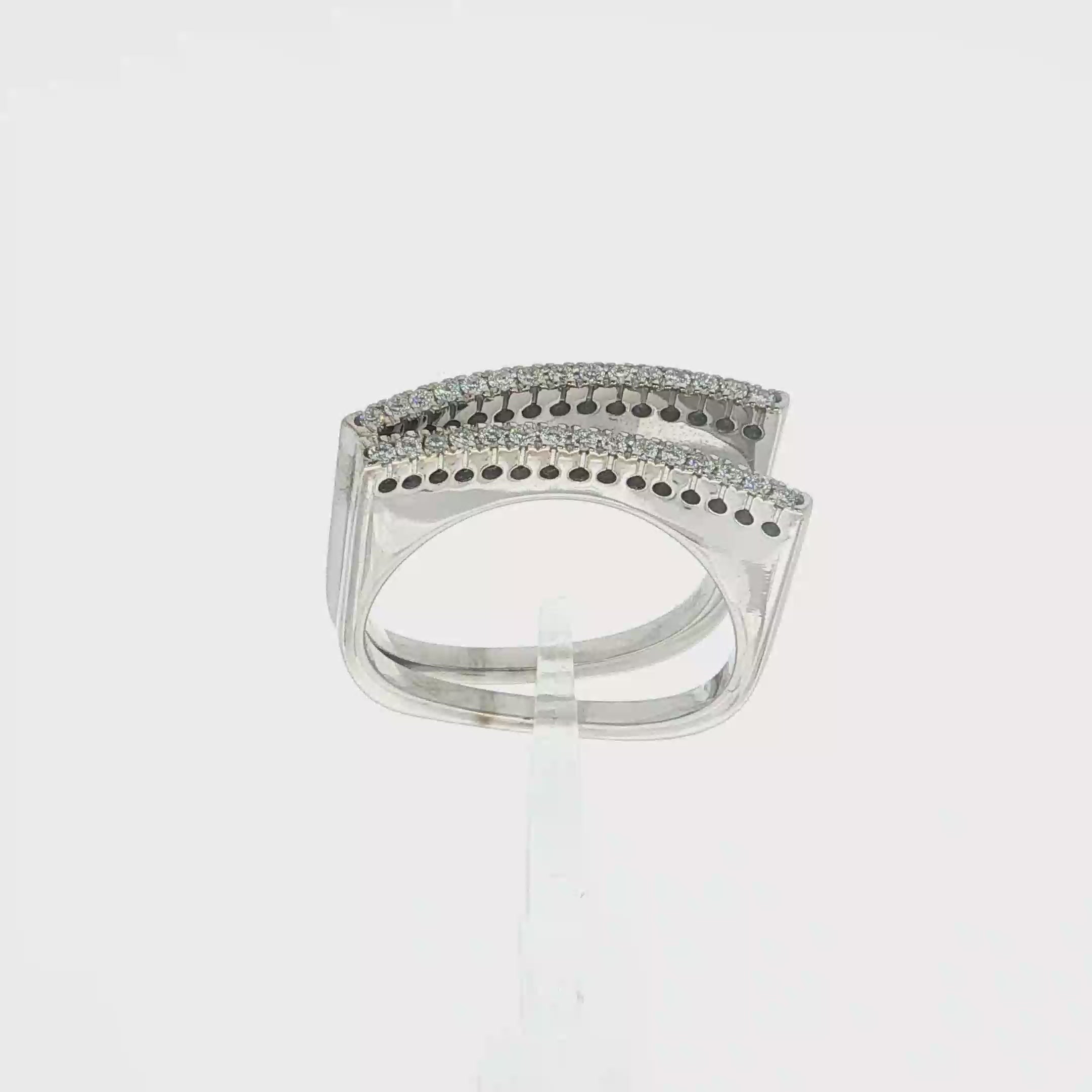 ANILLO V DE ORO BLANCO CON DIAMANTES