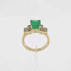ANILLO CON ESMERALDA Y DIAMANTES