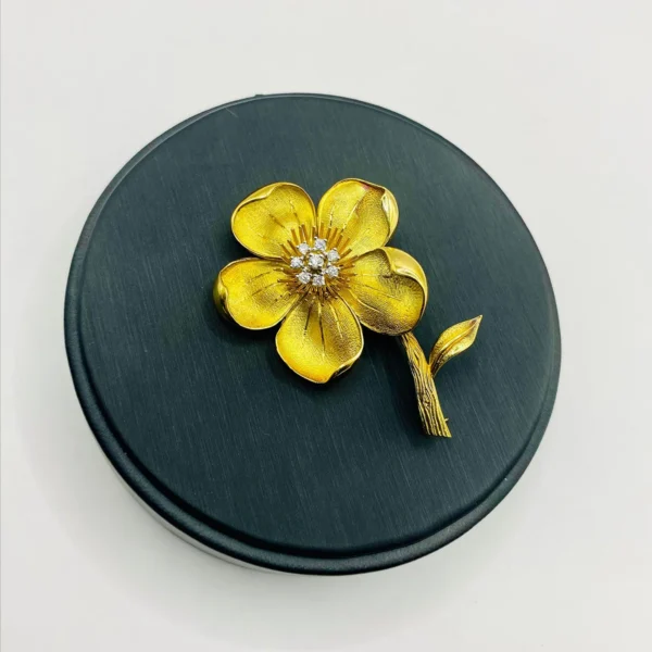 BROCHE FLOR CON BRILLANTES