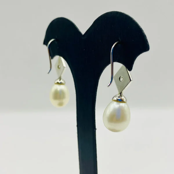 PENDIENTES ORO BLANCO CON PERLA Y BRILLANTE - Image 2